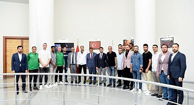 YMS Yönetiminden ve Futbolculardan Başkan Gürkan’a Ziyaret