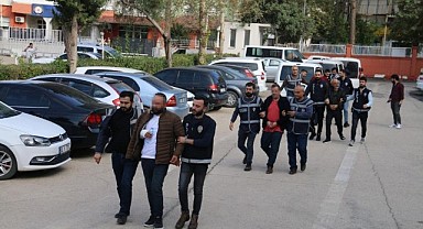 Adana'da Cinayet Şüphelileri Adliyeye Sevk Edildi