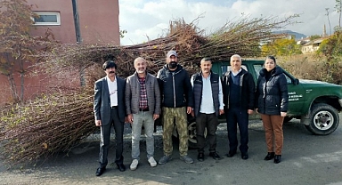 Akçadağ'da 540 adet sertifikalı badem fidanı dağıtıldı