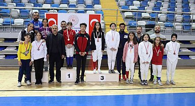 Kılıçları bölge şampiyonluğu için çektiler