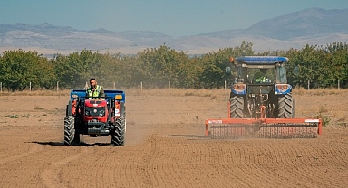 Malatya Büyükşehir, 300 bin metrekare alanda çim ve fidan üretiyor