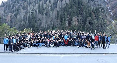 Öğrenciler kampta stres attı