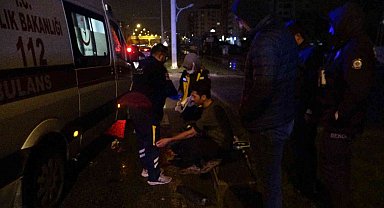 Otomobil polis aracına çarptı: 2'si polis 4 yaralı