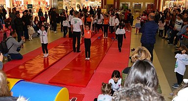 Yeşilyurt'ta spor şenlikleri renkli anlara sahne oldu