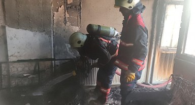 Apartmanda Çıkan Yangında 7 Kişi Tahliye Edildi