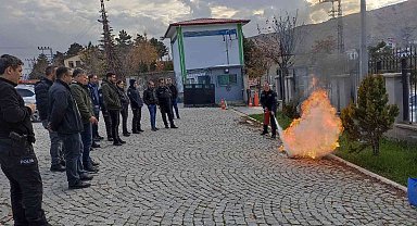 Emniyet görevlilerine yangın ve deprem tatbikatı