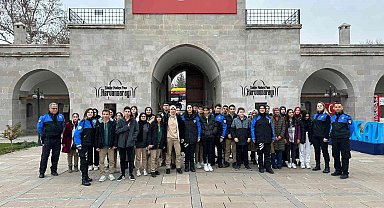 Öğrenciler tarihi yerleri gezdi