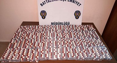 Şüphe üzerine durduruldu üzerinde binlerce hap çıktı