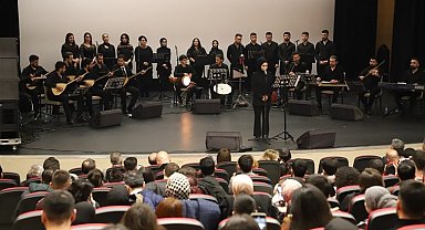 Üniversite öğrencilerinden konser
