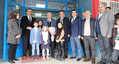 Başkan Güder, öğrencilerin karne heyecanına ortak oldu