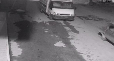 Çaldıkları kamyoneti halatla çekerek götürdüler