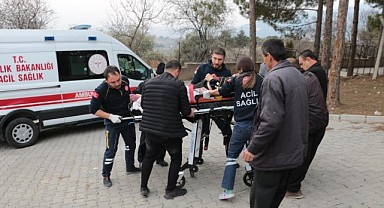 Kahramanmaraş'da direğe çarpan otomobil taklalar attı: 1 ölü, 2 yaralı
