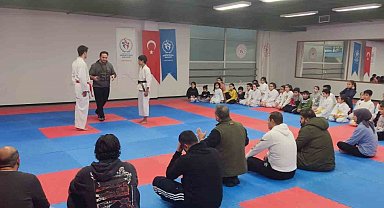 Karate sporcularına gelişim semineri