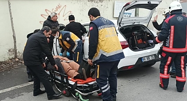 Kontrolden çıkan otomobil duvara çarptı: 1 yaralı