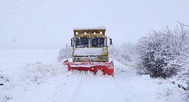 Malatya'da Karla Mücadele Çalışmaları Aralıksız Devam Ediyor