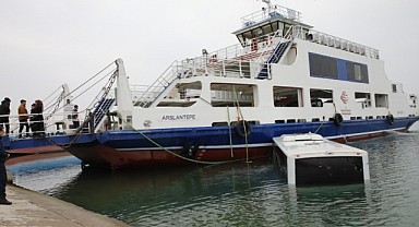 Malatya'da Özel Halk Otobüsü  Baraja Uçtu: 4 Yaralı
