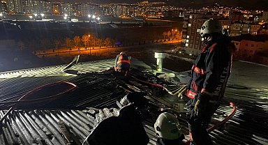 Malatya'da korkutan çatı yangını