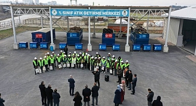 Öğrenciler, Ambalaj Atıkları Toplama Ayırma Merkezi'ni inceledi