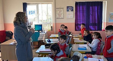 Öğrencilere kitap ve kırtasiye seti