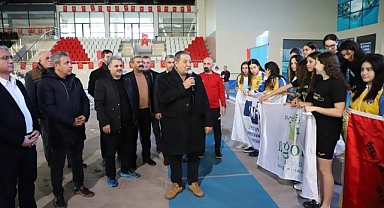 Okul Sporları Gençler Yüzme Grup Şampiyonası Malatya'da Yapıldı