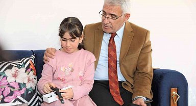 Osman Güder: "Yetim gülerse dünya güler"