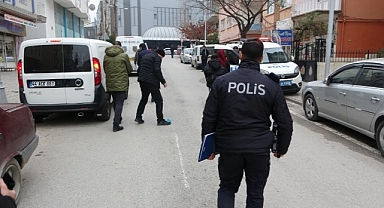 Polis camı kırıp hayat kurtardı