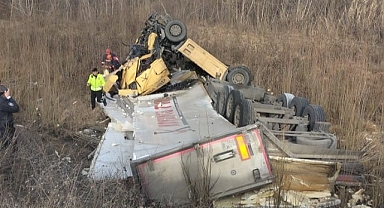 Tır takla attı: 1 yaralı