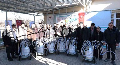 Üreticilere seyyar süt sağım makinesi