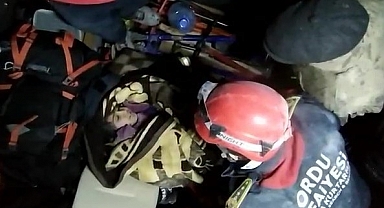 Depremden 25 saat sonra gelen mutluluk