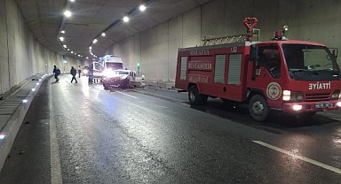Erkenek Tünelinde Trafik Kazası 2 Yaralı