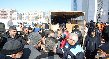 Güder: “Devletimizin Tüm İmkanlarıyla Vatandaşlarımızın İhtiyaçlarını Karşılamak İçin Sahadayız”