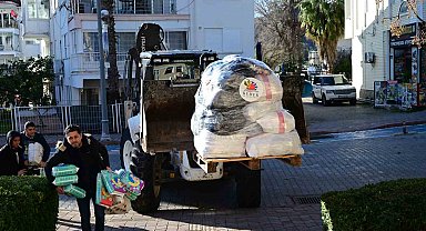 Kemer'in ilk yardım tırı yola çıktı