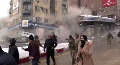 Malatya beşik gibi, 7,5 büyüklüğünde artçı deprem hasarlı binayı böyle yıktı