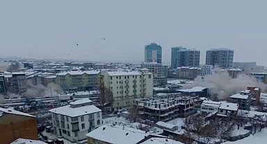 Malatya'da 2. depremde binaların çökme dron kamerasında