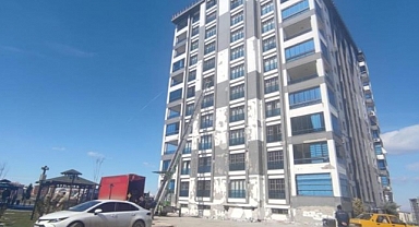 Malatya'da ağır hasarlı binalardan eşya tahliyesine ara verildi