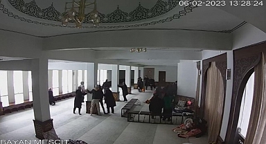 Malatya'da depremin yeni görüntüleri cami kamerasına yansıdı