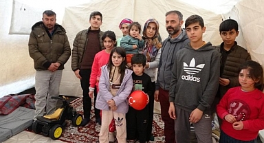 Malatya'da depremzedeler çadır kentte hayata tutunuyor