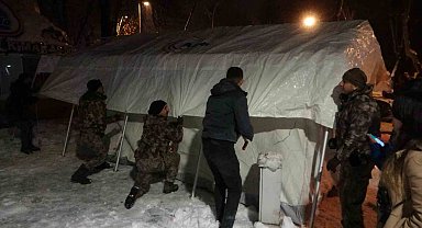 Malatya'da mehmetçik çadır kuruyor