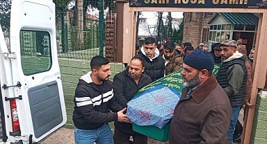 Manisa'da Boşandığı Eşi Tarafından Öldürülen Kadın Toprağa Verildi