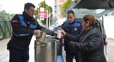 Tarsus Belediyesi depremzedeler için seferberliğini sürdürüyor