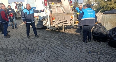 Tuşba Belediyesi deprem bölgesinde temizlik çalışması yapıyor