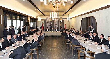 Başkan Sadıkoğlu, geçici ticaret alanları talebini Bakan Muş'a iletti