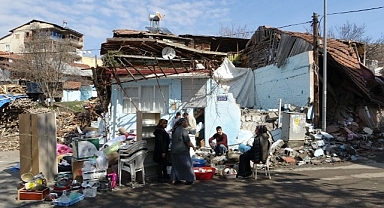 Depremde evleri yıkılan vatandaşlar yaşadıklarını anlattı: 