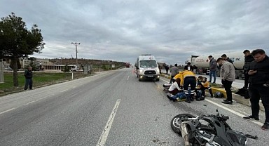 Uşak'ta otomobile arkadan çarpan motosiklet sürücüsü hayatını kaybetti