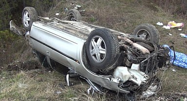 Kastamonu'da bayram ziyaretine giden araç takla attı: 1 ölü, 4 yaralı
