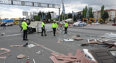 Malatya'da iki kamyonet çarpıştı: 3 yaralı