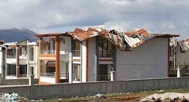 Malatya'da depremin vurduğu milyonluk 65 villa harabeye döndü