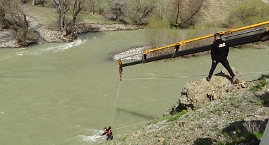Munzur Çayı’nda kaybolan 3 genci, 250 kişilik ekip arıyor