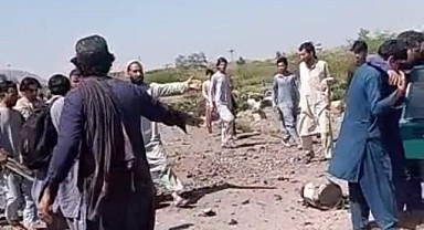 Pakistan'da bombalı saldırı: 2 ölü, 4 yaralı