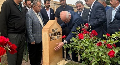 Bahçeli'den Şehit Hamido'nun mezarına ziyaret